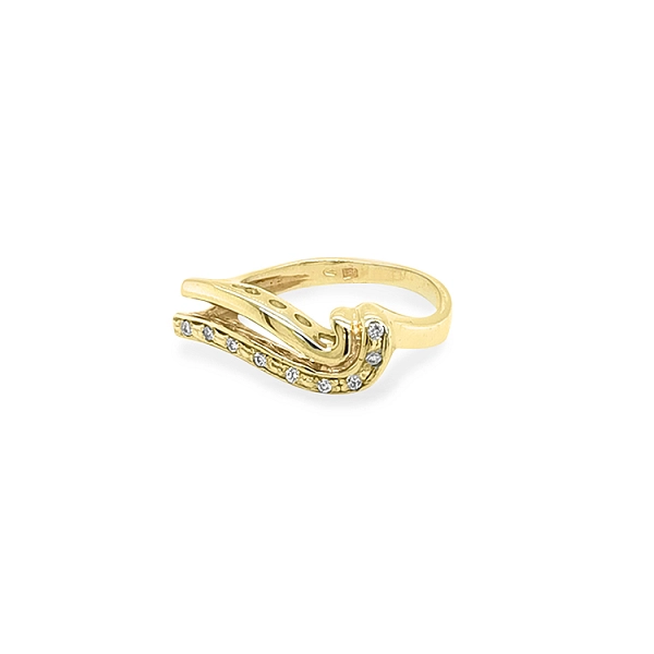 Nhẫn vàng đính đá zircon