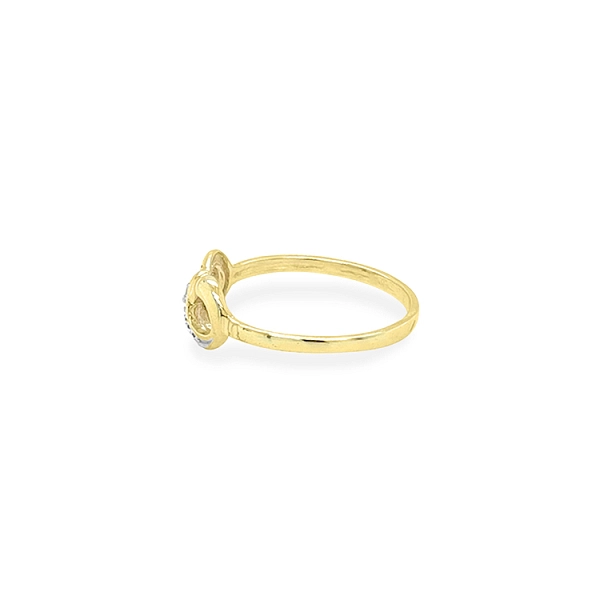 Nhẫn vàng đính đá zircon
