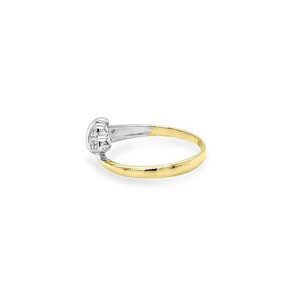 Nhẫn vàng đính đá zircon làm từ vàng kết hợp