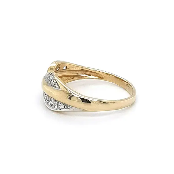 Nhẫn vàng đính đá zircon