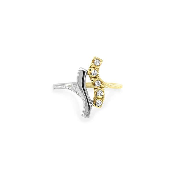 Nhẫn vàng đính đá zircon làm từ vàng kết hợp