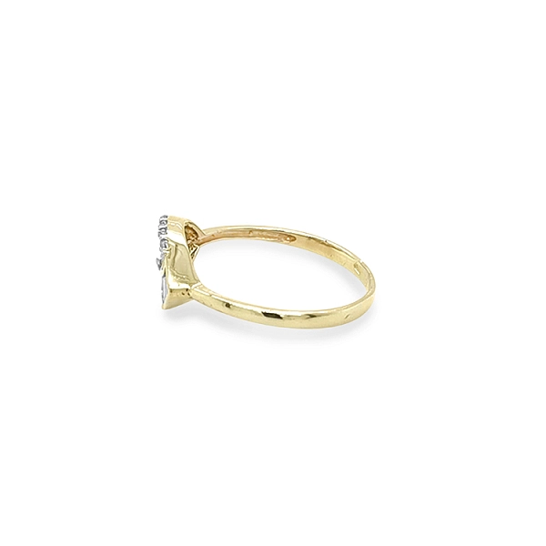 Nhẫn vàng đính đá zircon