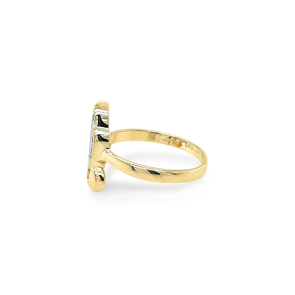 Nhẫn vàng đính đá zircon làm từ vàng kết hợp