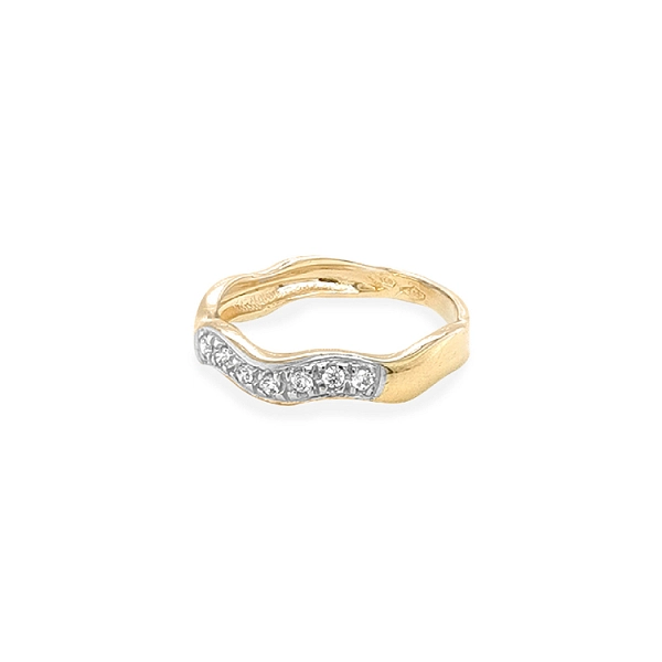 Nhẫn vàng đính đá zircon