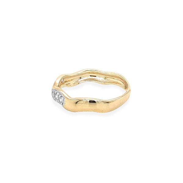 Nhẫn vàng đính đá zircon