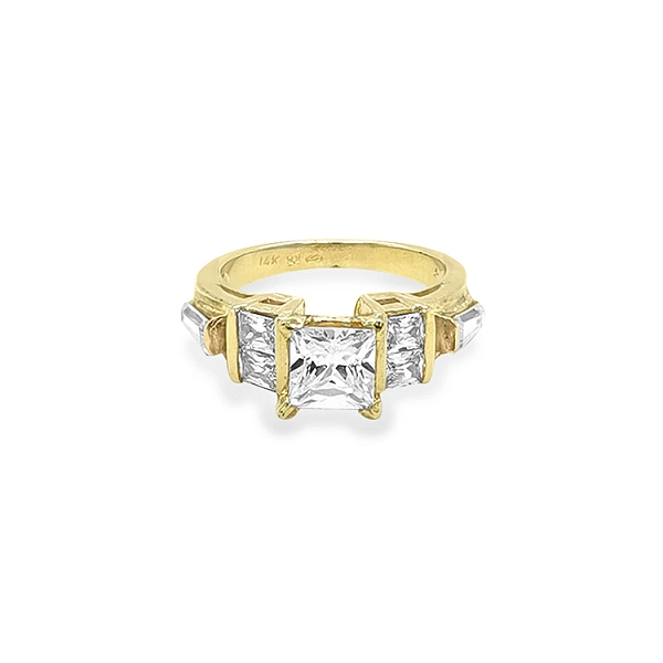 Nhẫn vàng đính đá zircon