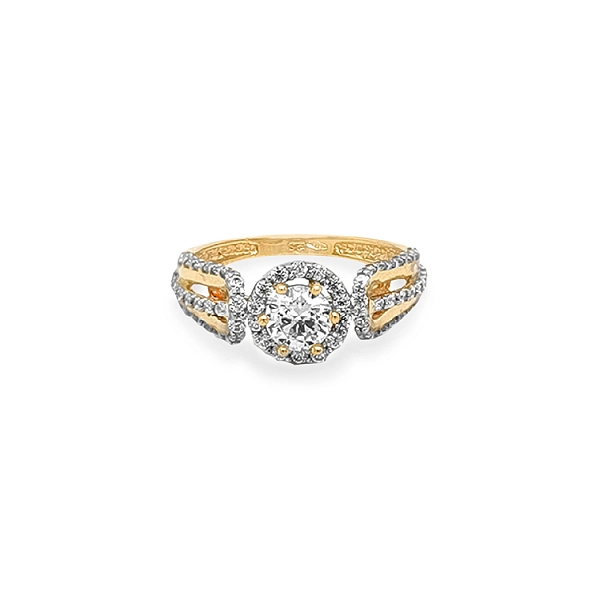Nhẫn đính hôn bằng vàng với đá zircon