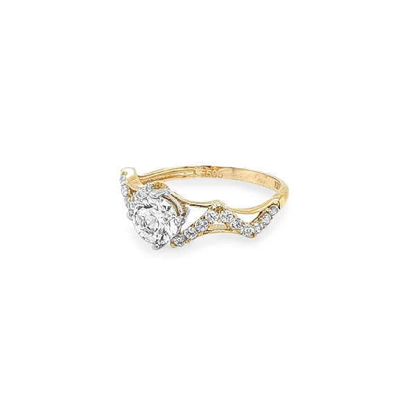 Nhẫn đính hôn bằng vàng với đá zircon