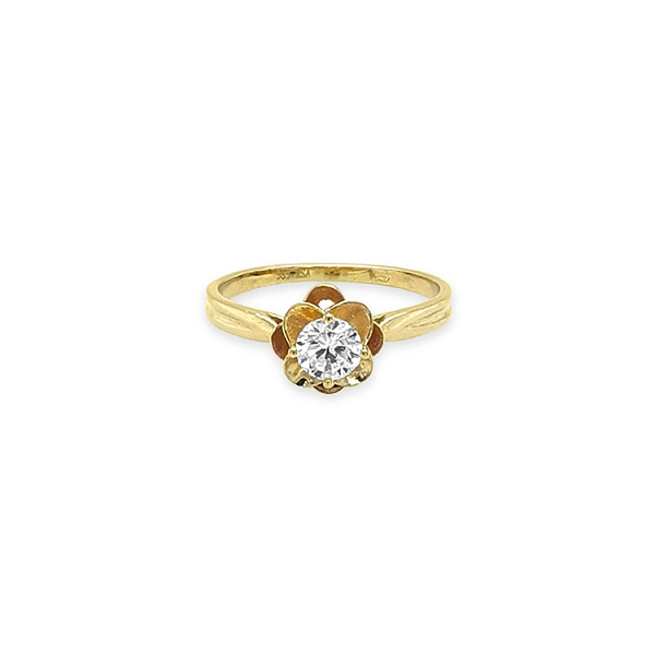 Nhẫn vàng đính đá cubic zirconia