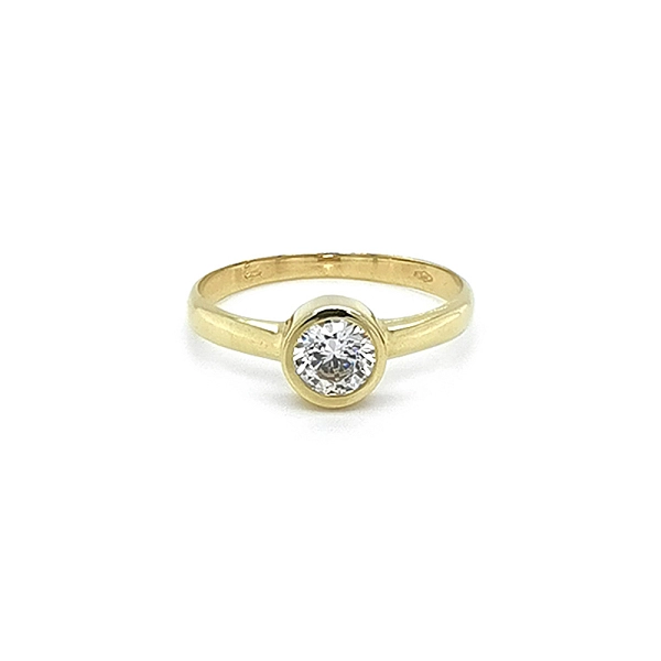 Nhẫn đính hôn bằng vàng với đá zircon