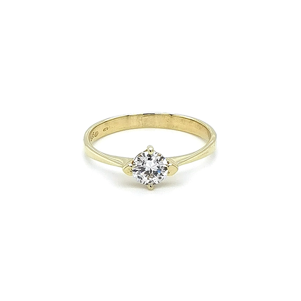 Nhẫn đính hôn bằng vàng với đá zircon