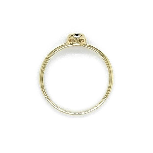 Nhẫn đính hôn bằng vàng với đá zircon
