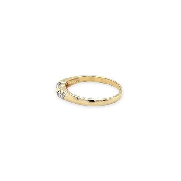Nhẫn vàng đính đá cubic zirconia