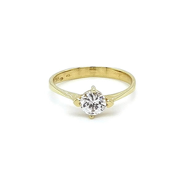 Nhẫn đính hôn bằng vàng với đá zircon