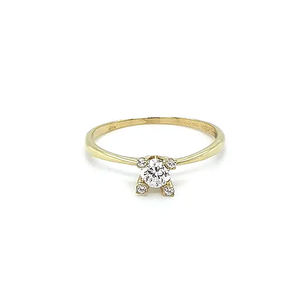 Nhẫn đính hôn bằng vàng với đá zircon