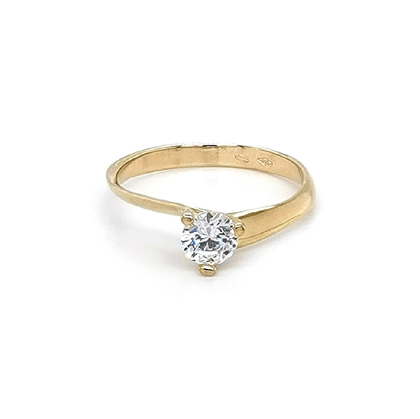 Nhẫn đính hôn bằng vàng với đá zircon