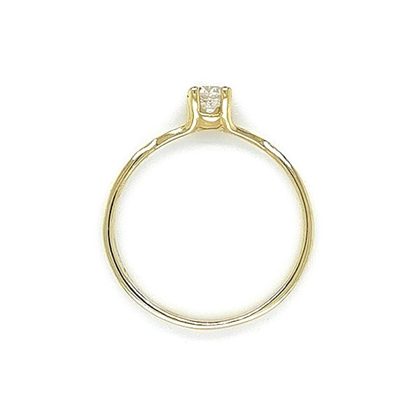 Nhẫn đính hôn bằng vàng với đá zircon