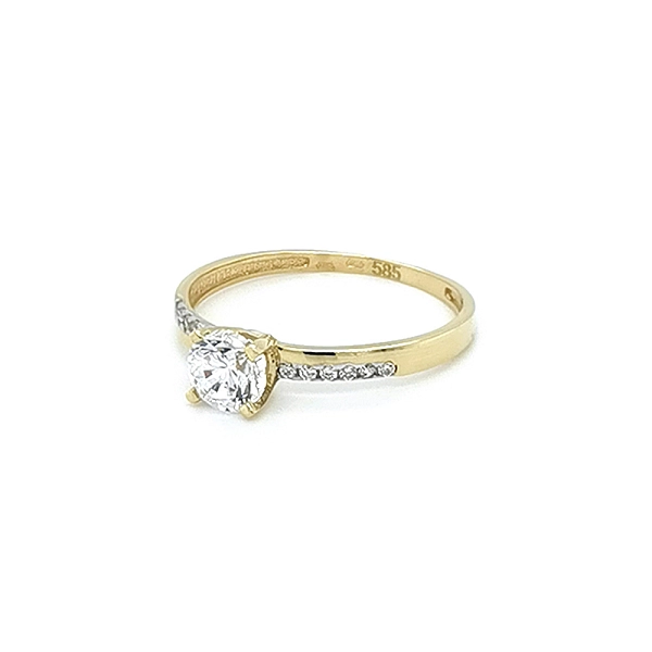 Nhẫn đính hôn bằng vàng với đá zircon