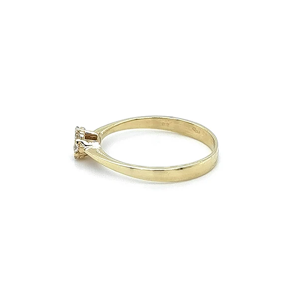Nhẫn vàng đính đá zircon