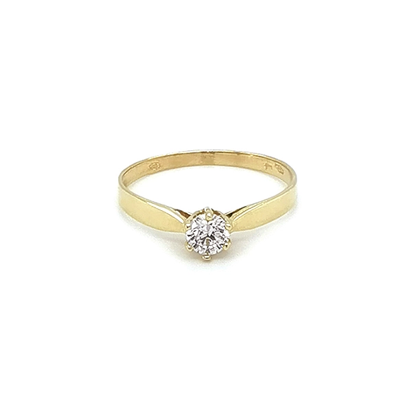 Nhẫn đính hôn bằng vàng với đá zircon