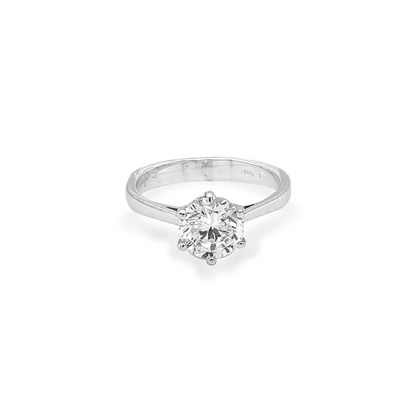 Nhẫn đính hôn bằng vàng với đá zircon
