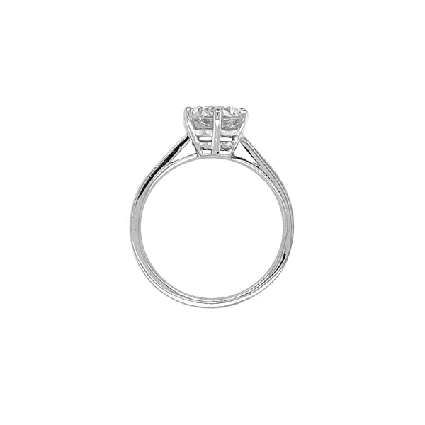 Nhẫn đính hôn bằng vàng với đá zircon