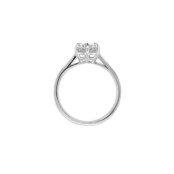 Nhẫn đính hôn bằng vàng với đá zircon