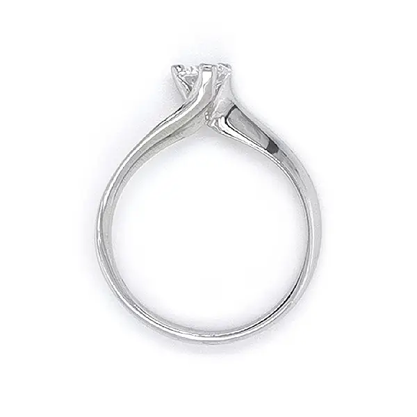 Nhẫn đính hôn bằng vàng trắng và zircon