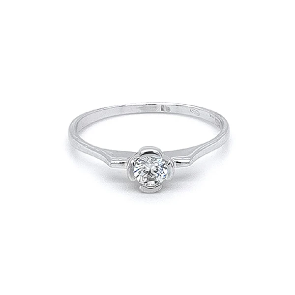 Nhẫn đính hôn bằng vàng trắng và zircon