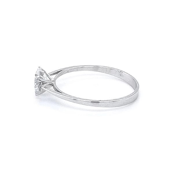 Nhẫn đính hôn bằng vàng trắng và zircon