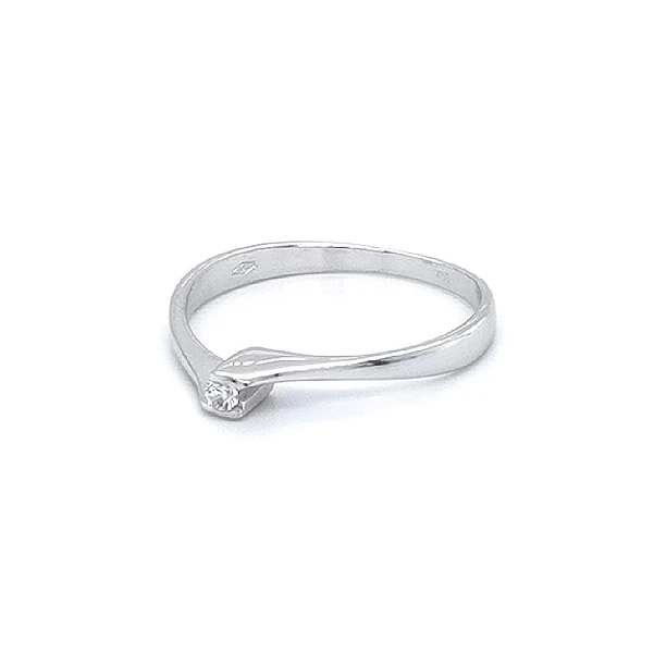 Nhẫn đính hôn bằng vàng trắng và zircon