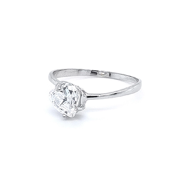 Nhẫn đính hôn với đá zircon