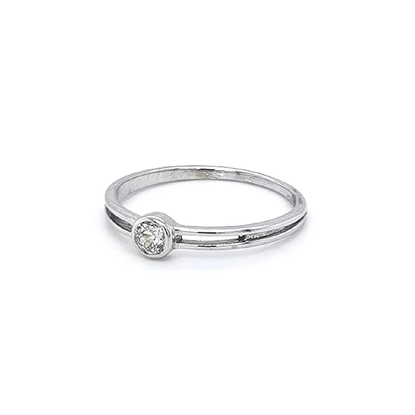 Nhẫn đính hôn bằng vàng trắng và zircon