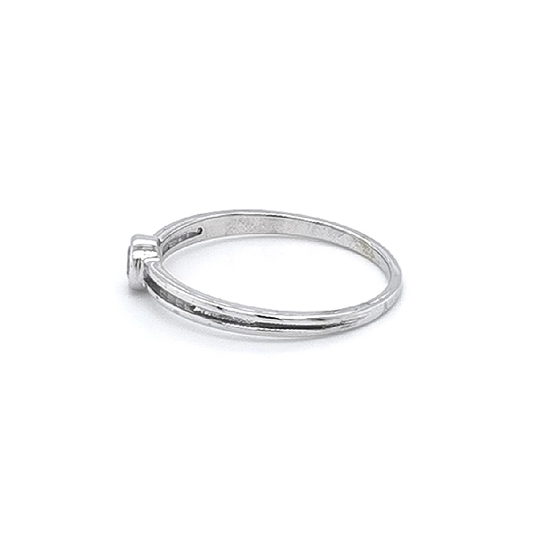 Nhẫn đính hôn bằng vàng trắng và zircon