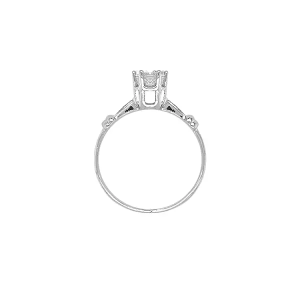 Nhẫn đính hôn bằng vàng với đá zircon