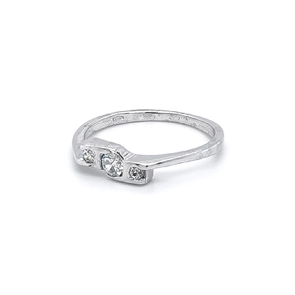 Nhẫn vàng trắng đính đá zircon trắng
