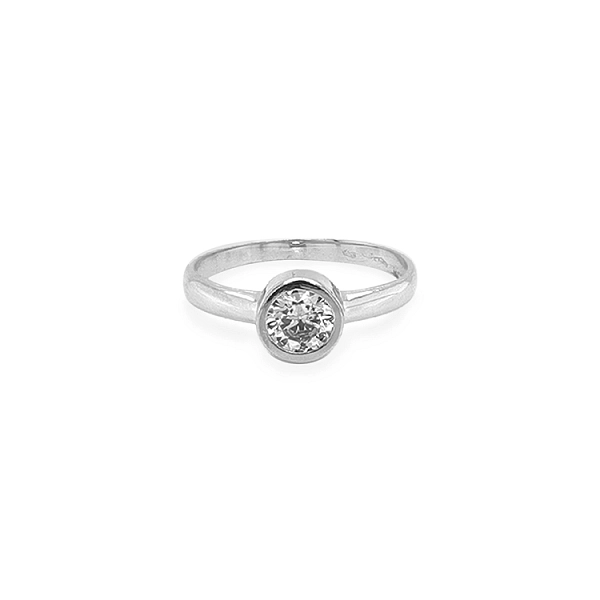 Nhẫn đính hôn bằng vàng với đá zircon