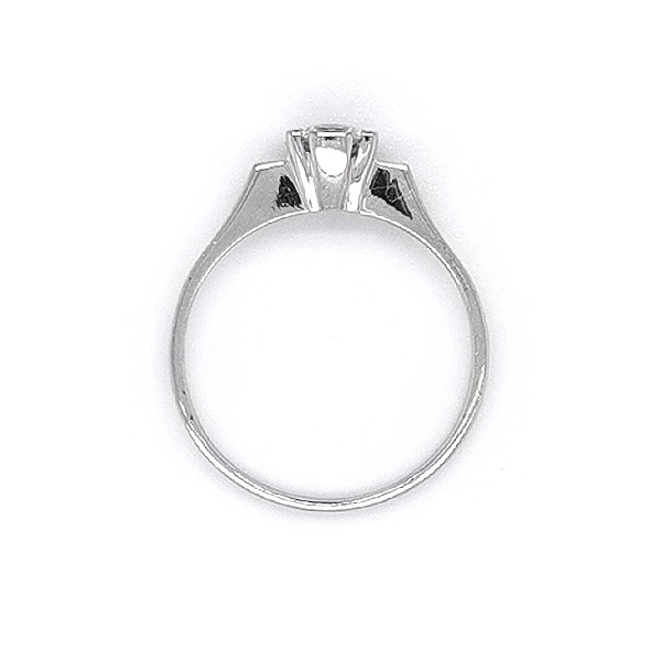 Nhẫn đính hôn bằng vàng trắng và zircon
