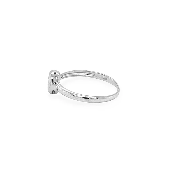 Nhẫn đính hôn bằng vàng với đá zircon