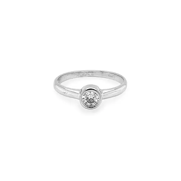 Nhẫn đính hôn bằng vàng với đá zircon