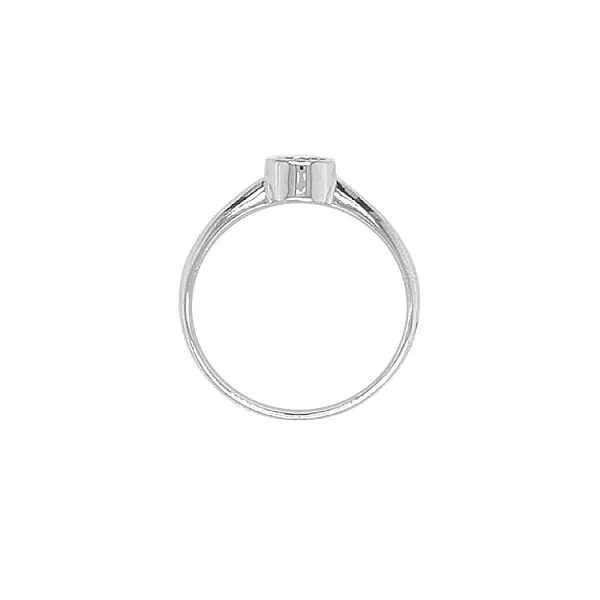 Nhẫn đính hôn bằng vàng với đá zircon