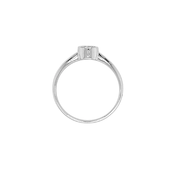Nhẫn đính hôn bằng vàng với đá zircon