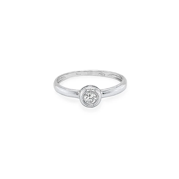 Nhẫn đính hôn bằng vàng với đá zircon