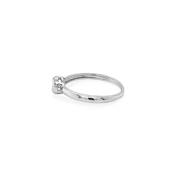 Nhẫn đính hôn bằng vàng với đá zircon