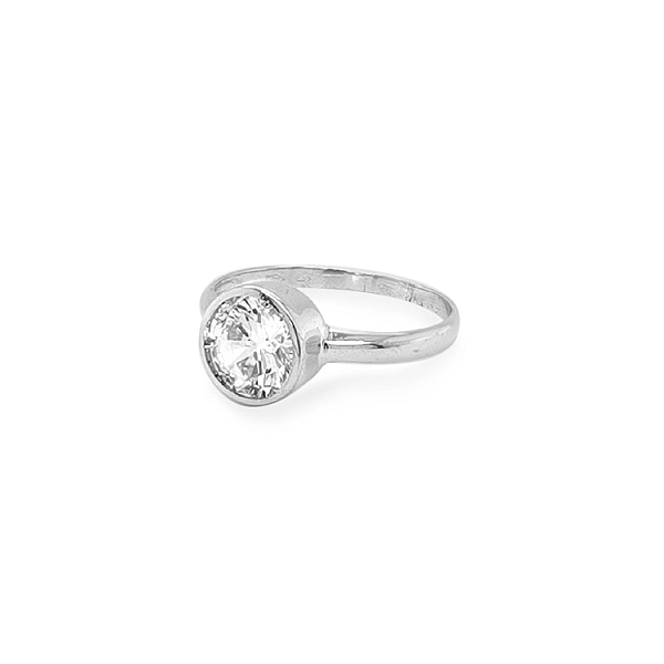 Nhẫn đính hôn bằng vàng với đá zircon