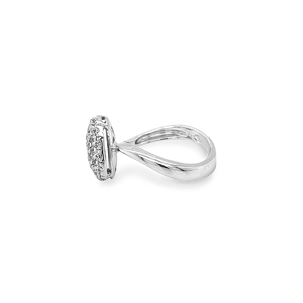 Nhẫn vàng đính đá zircon