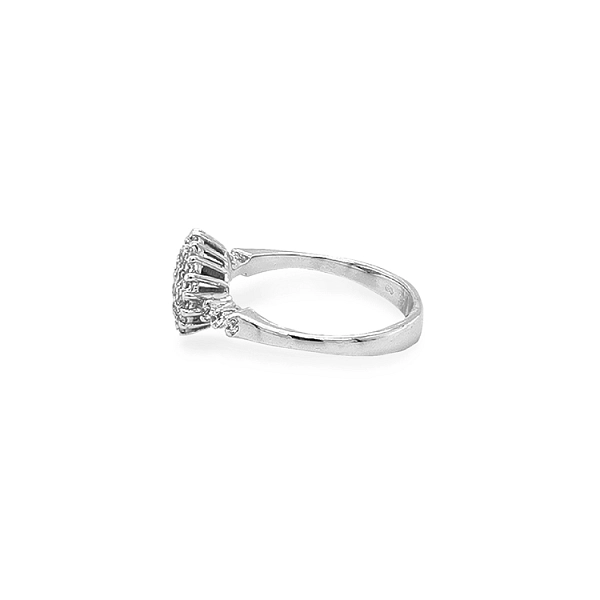Nhẫn vàng đính đá zircon