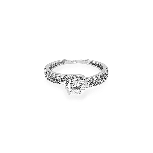 Nhẫn đính hôn bằng vàng với đá zircon