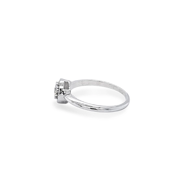 Nhẫn vàng đính đá zircon