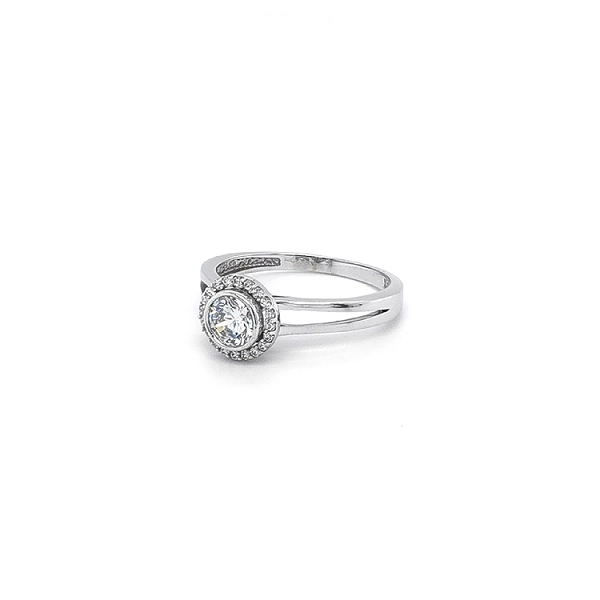 Nhẫn đính hôn bằng vàng trắng và đá zircon trắng